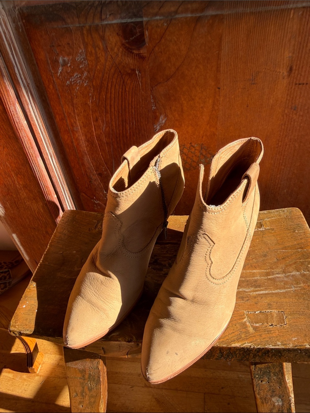 Frye Tan Suede Western Ankle Booties size 9.5 … ! Super cute
